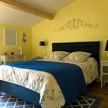Bed & Breakfast Tess Brie-sous-Mortagne