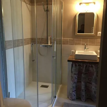 Tess Bed & Breakfast 3*