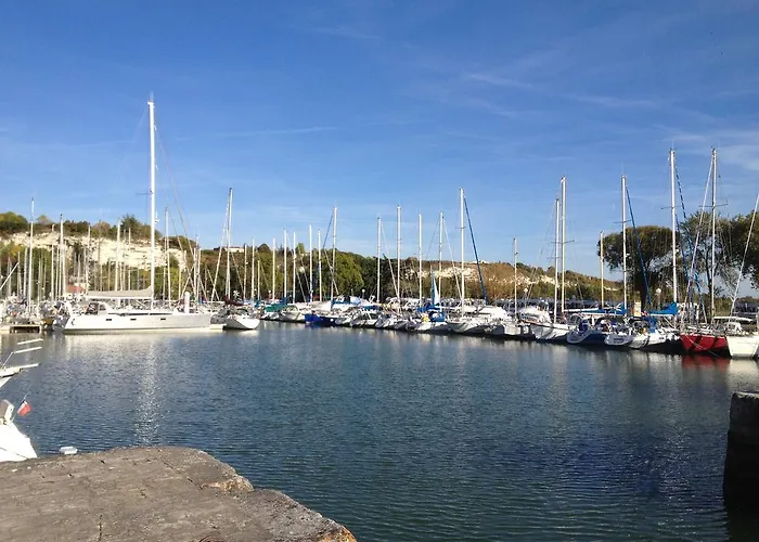 Tess 3* Brie-sous-Mortagne