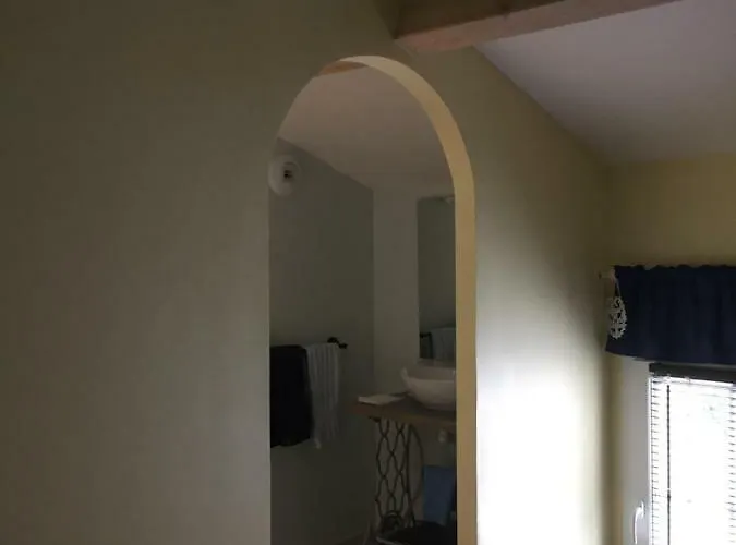 Tess Bed & Breakfast